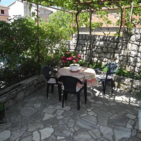 Nettes In Mit Terrasse *